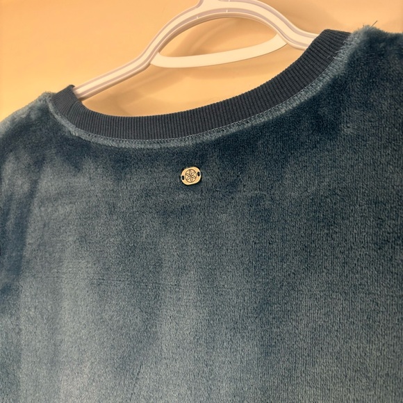 💙#86 GAIAM Velour Sweatshirt - Picture 4 of 6